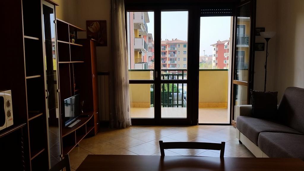 Bilocale Via Imola 4 Apartment Verona Ngoại thất bức ảnh