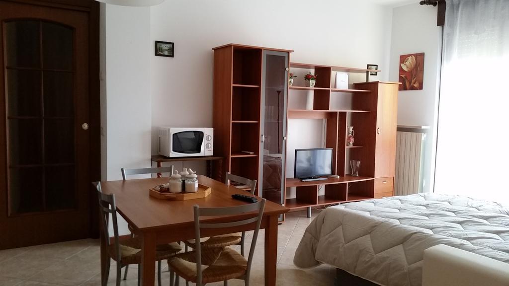 Bilocale Via Imola 4 Apartment Verona Ngoại thất bức ảnh